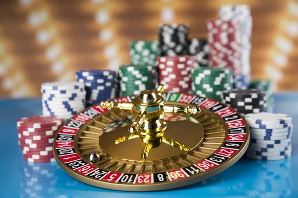 Dealer spins the wheel live Live dealer spinning the roulette wheel